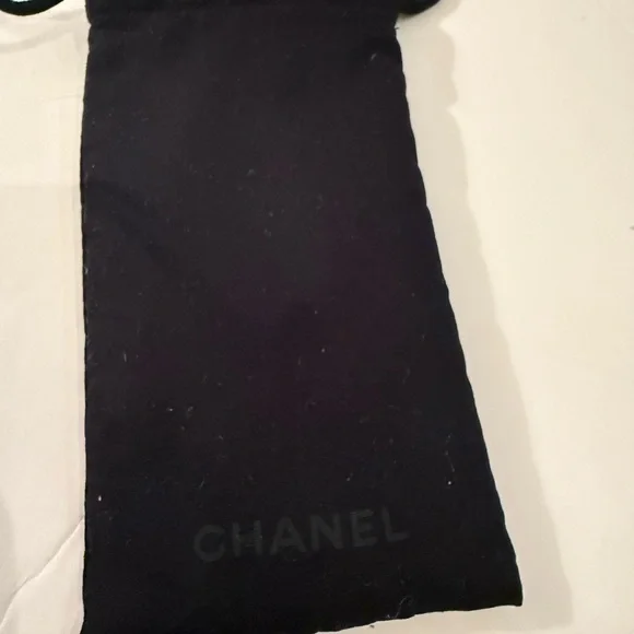 Chanel Glass Cases Bundle -you get both! Authentic soft pouch and hard case logo - Picture 4 of 4